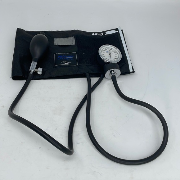 Mabis LEGACY Aneroid Sphygmomanometer with Black Nylon Cuff-ADULT - - Picture 1 of 12